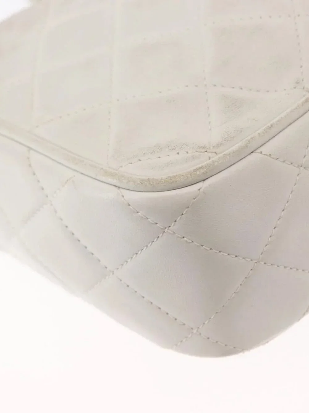 CHANEL Matelasse Shoulder Bag Lamb Skin White Gold CC Auth BA9689